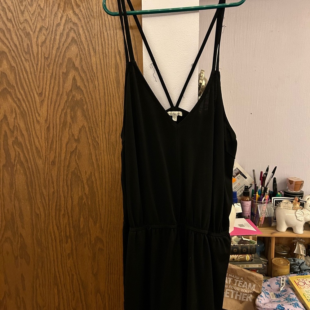 Charlotte Russe Black Strappy Romper with Pockets Size L